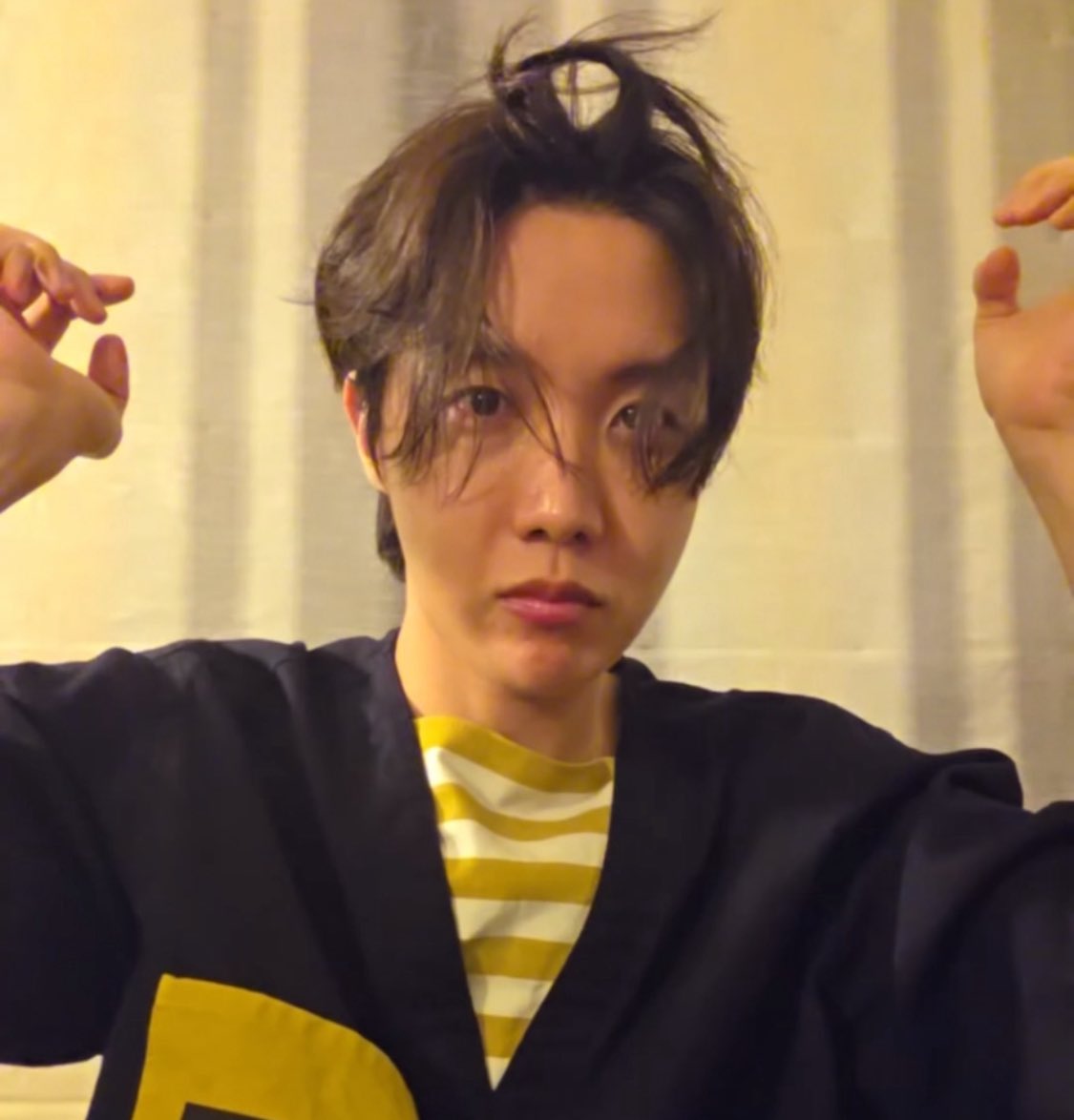 ohopeing's tweet image. 이. 애 욕하믄 사람이 있.으면
그것슨 . 사람새끼가. 아니다.