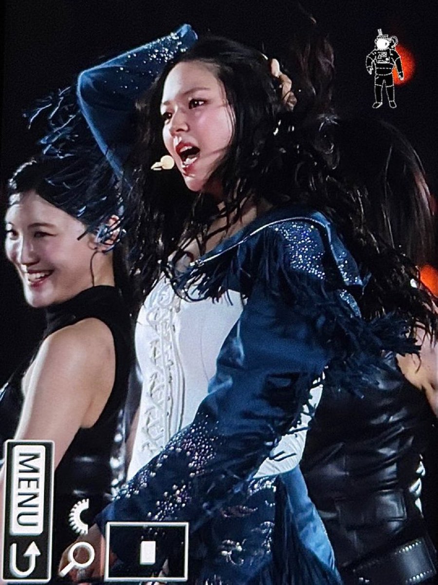 Yoobeepbeep31's tweet image. JEONGYEON'S IMAGES SO POWERFUL IT CAN TURN YOU TO STONE🤯🤯🤯🤯