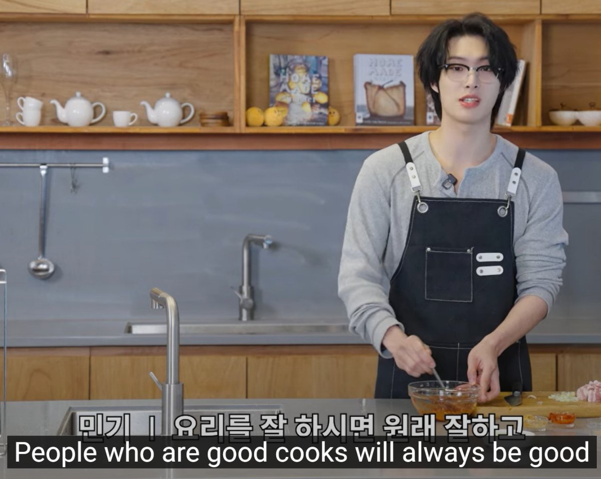 Fixon_ree's tweet image. Bro’s philosophy of cooking is so 😭
Then he proceeded to say that if you’re bad at cooking, just order delivery or get meal kits 😭😭😭
HES SO T LIKE 😭😭😭😭😭😭😭
