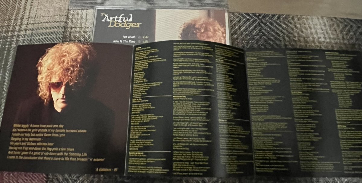 TRextasyBand's tweet image. Listening to this excellent album from Ian Hunter ‘The Artful Dodger’ from the 1990s. Lyrically, as always, superb Rock’n’Roll poetry, coupled with great tunes. Dare I say it, I listen to Ian’s solo albums more than Mott albums. #ianhunter @IanHunterdotcom #album #1990s