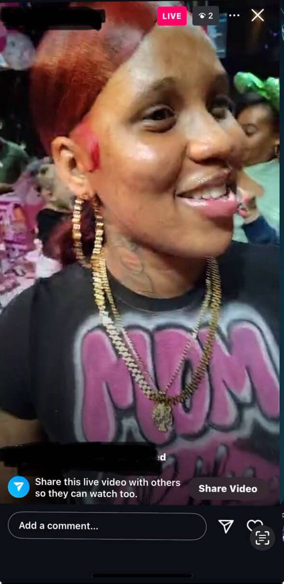 teappfinstaa's tweet photo. She fatfish asf. How you 22 with 4 kids no twins. 🤡😹♨️ #viralvideo she fk on everybody from Long Beach to Compton to watts &amp; LA. Anythinggggg she 4 everybody https://t.co/ZSDT5BOEv0