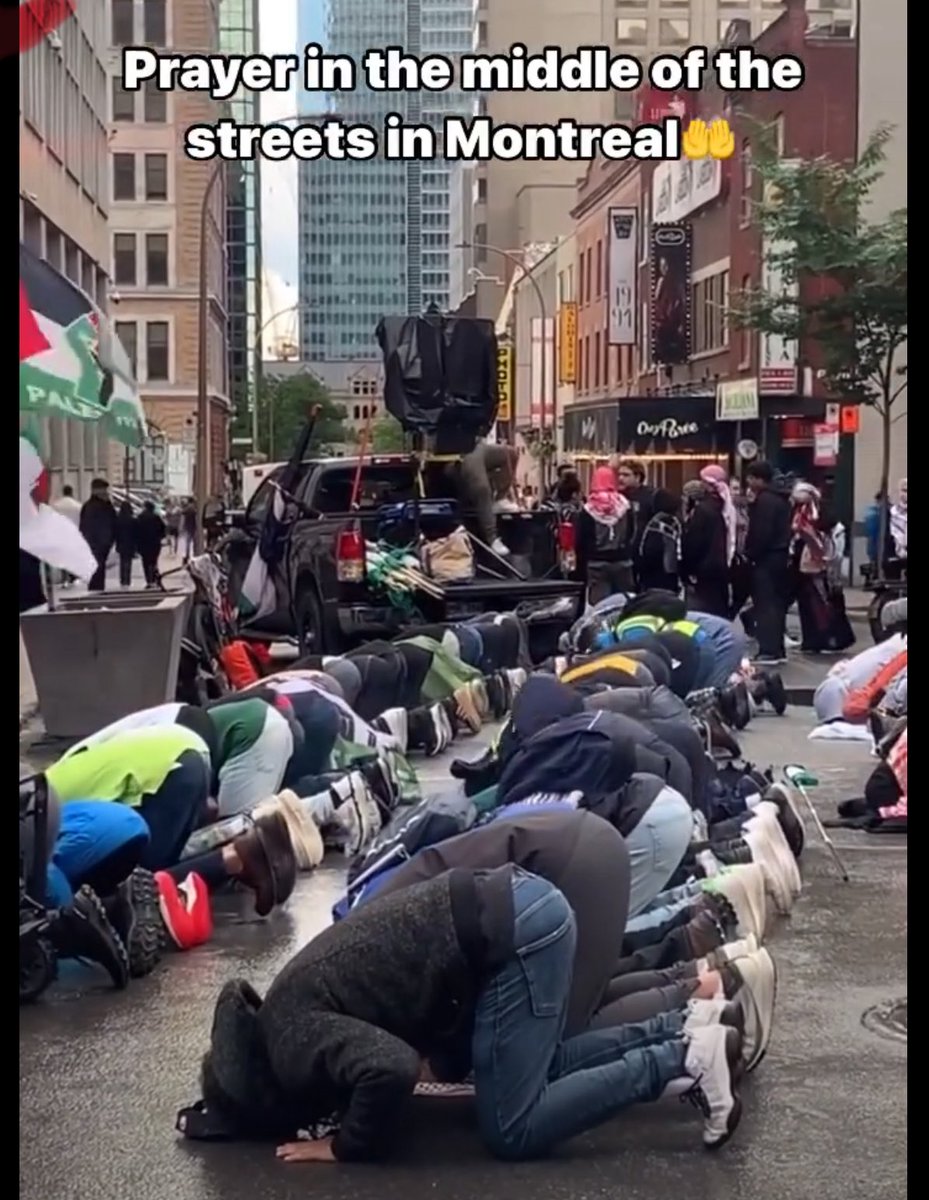 _OLD_Normal's tweet image. Une seule de ces 2 activités de prière est acceptable selon
Les VALEURS QUÉBÉCOISES telles qu’énoncées par la ville de MONTREAL.