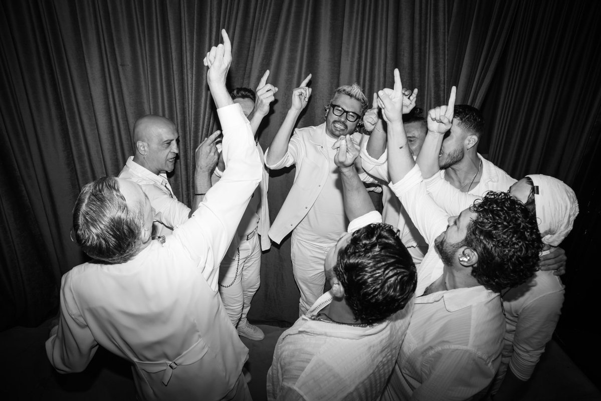 boseofficial's tweet image. UN POCO DE LO QUE PASA ANTES DE CADA CONCIERTO. LA FAMILIA IMPORTANTE!!! #TourImportante 🎟️ miguelbose.com