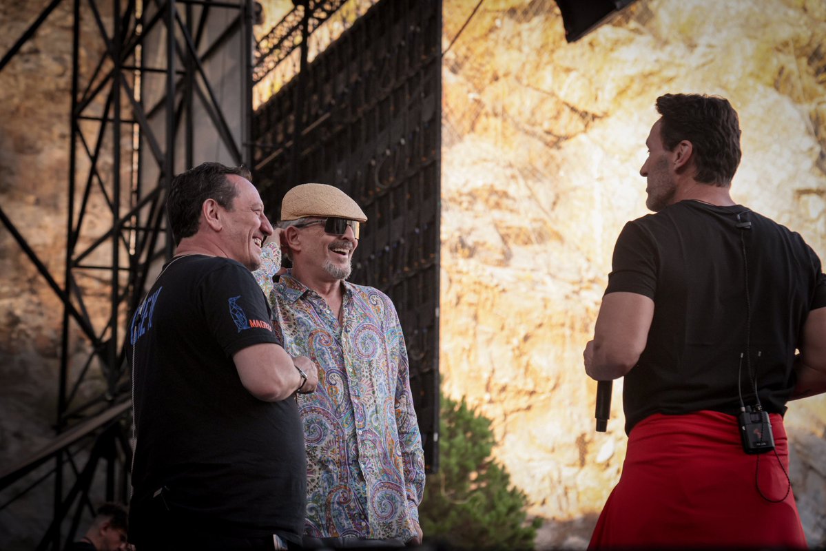 boseofficial's tweet image. UN POCO DE LO QUE PASA ANTES DE CADA CONCIERTO. LA FAMILIA IMPORTANTE!!! #TourImportante 🎟️ miguelbose.com