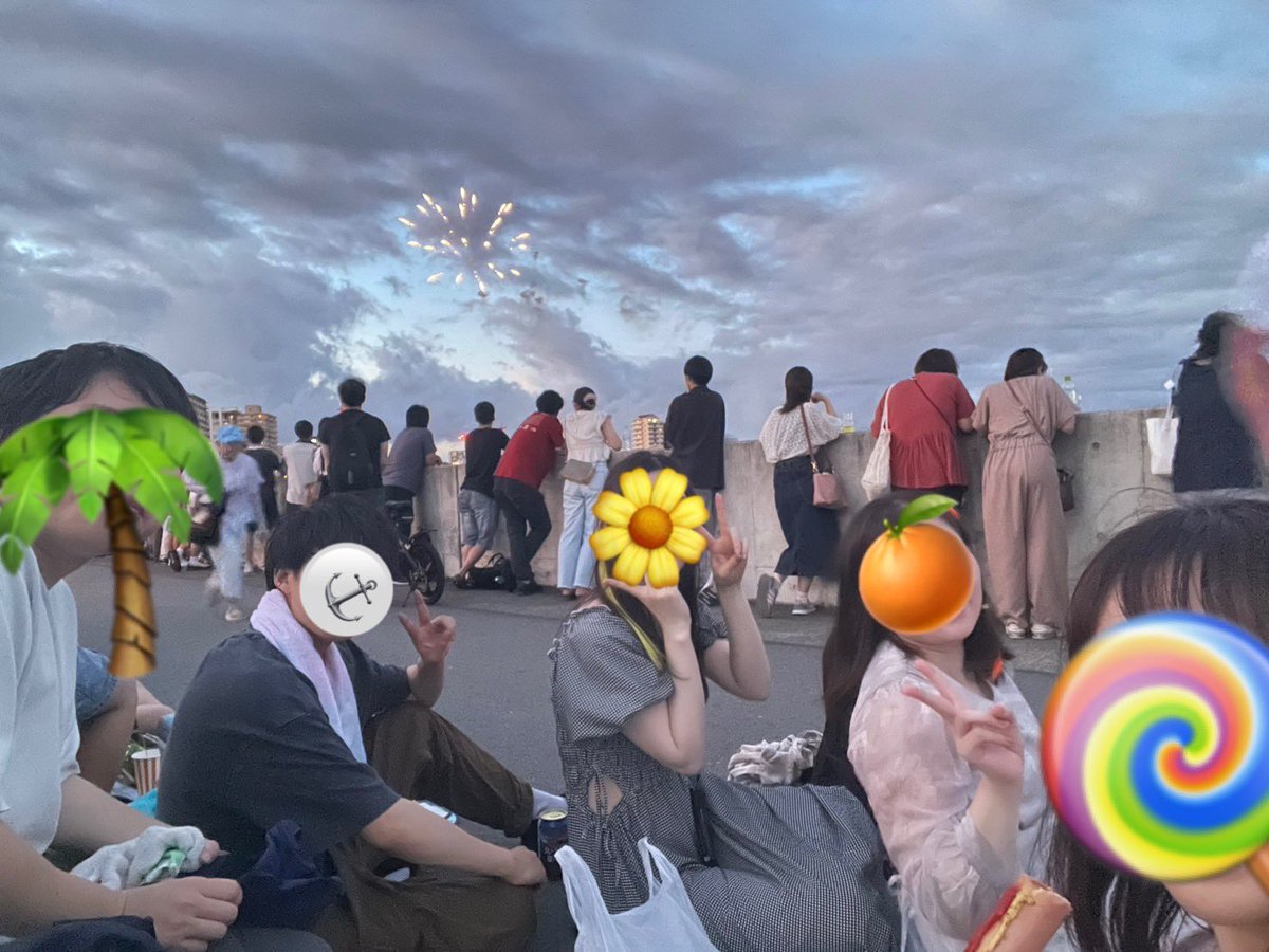 Colours_1127's tweet image. 沼津夏祭りにお越しいただきありがとうございました！！みんなで花火楽しんでいます🎆動画は近日中に公開予定です✨