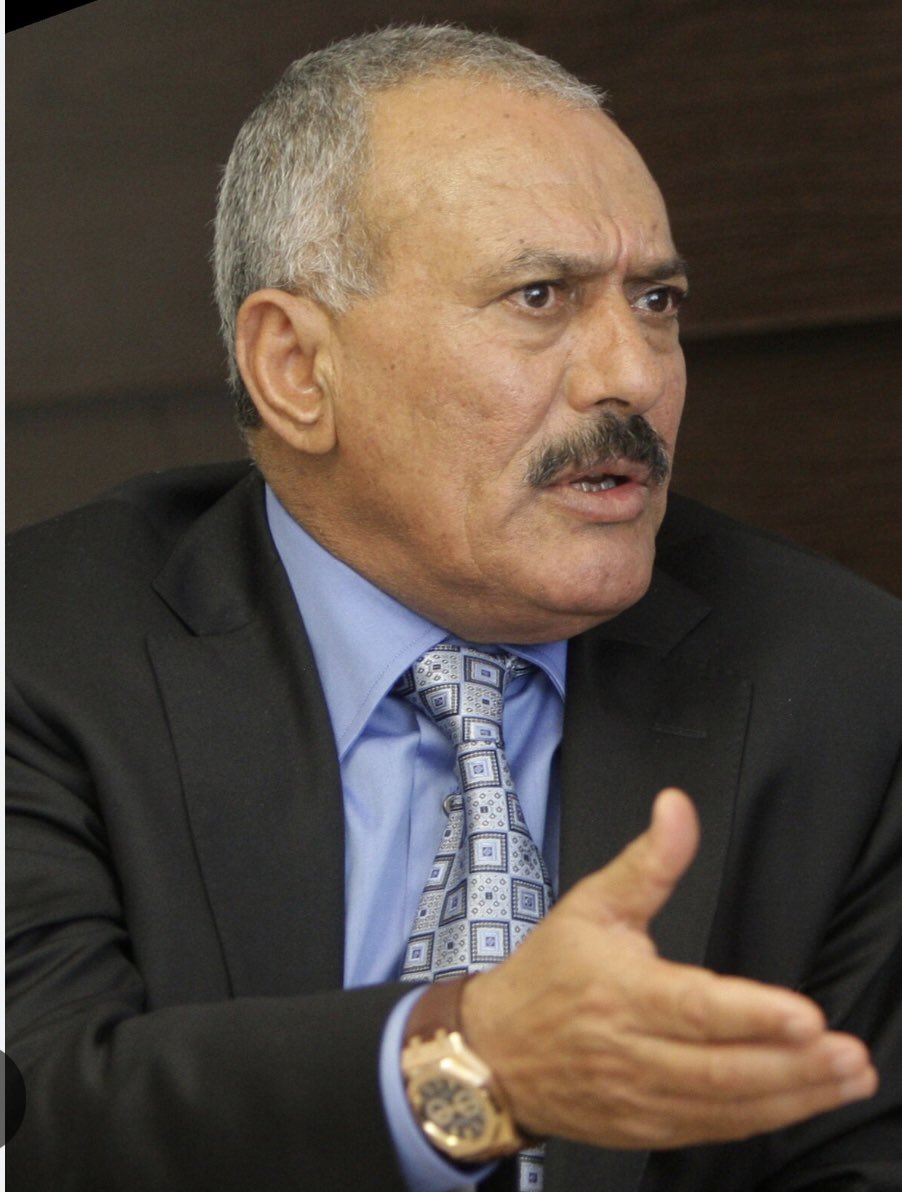 اتفقنا او اختلفنا معه ، خرجتوا عليه بدل مساعدته بالتغير والإصلاح بان لا تنهار الدوله والوطن والشعب ، وللأسف لم نكسب شيء لحد هذه اللحظة.