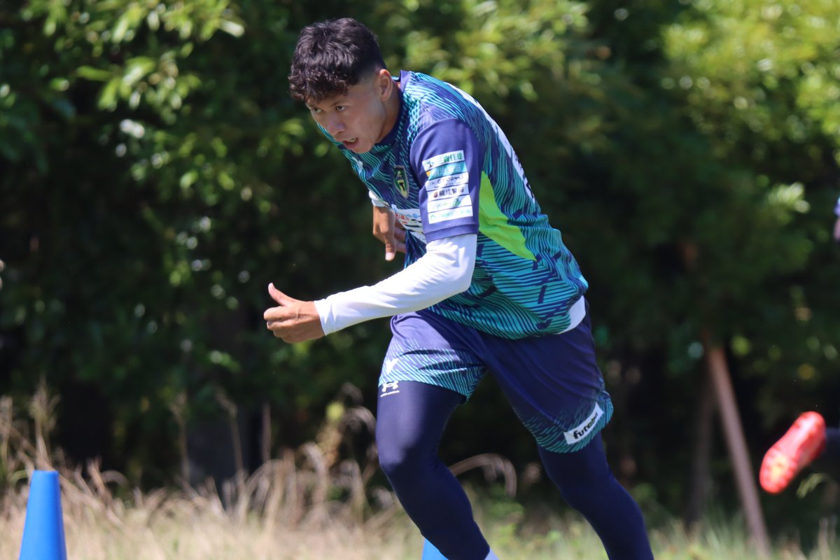 【TOP】
⚔️明日は 桐蔭横浜大学FC 戦⚔️

ホーム・市原で勝ち点+3を掴む!!!
勝ちにこだわった全力の90分を!!!

チームを勝利へ導く、
熱い後押しをよろしくお願いします👊🔥

✅試合情報は引用元ポストをチェック!!!

#Vonds 
#vonds市原 
#Breakthrough 
#超えるを超えて打ち破れ