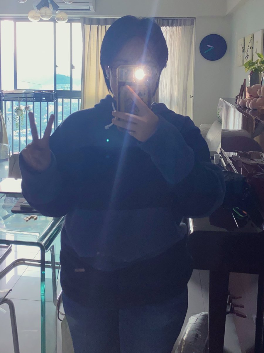 cheestarrrr's tweet image. is the fit not kuntner rn
literally only wearing stripes and jeans lmao