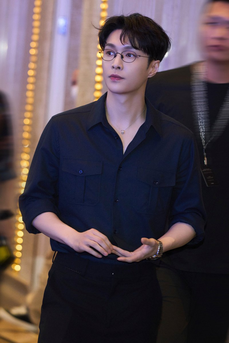 Chuchouxxing's tweet image. 250726 @lay_studio Weibo
FIRST MART Navigator @layzhang
#จางอี้ชิง #เลย์จาง #Yixing