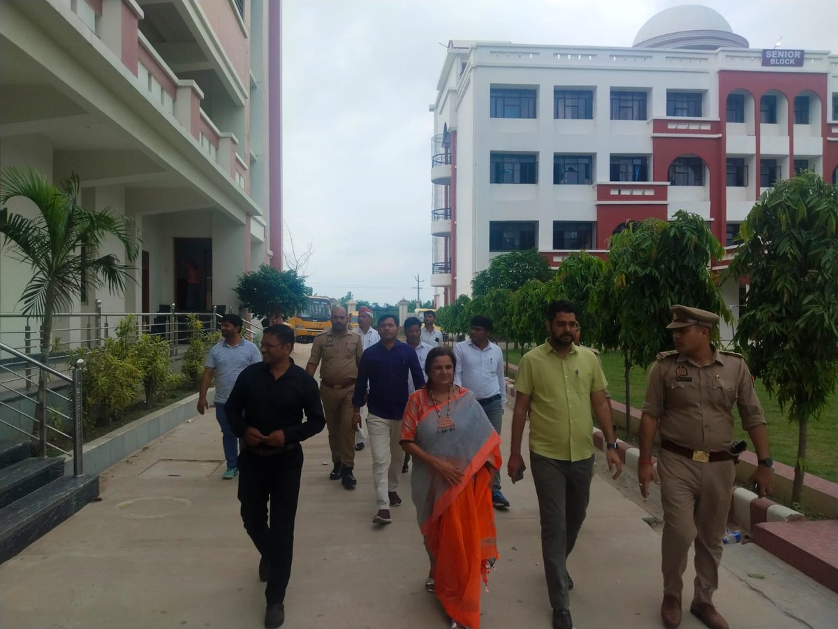 AZAMGARH POLICE (@azamgarhpolice) on Twitter photo #SDMNizamabad рд╡ #SO рд░рд╛рдиреА рдХреА рд╕рд░рд╛рдп рджреНрд╡рд╛рд░рд╛ рдХрд▓ рджрд┐рдирд╛рдВрдХ- 27.07.25 рдХреЛ рд╣реЛрдиреЗ рд╡рд╛рд▓реА RO/ARO рдХреА рд▓рд┐рдЦрд┐рдд рдкрд░реАрдХреНрд╖рд╛- 2025 рдХреЗ рджреГрд╖реНрдЯрд┐рдЧрдд рдЖрдЬ рдерд╛рдирд╛ рд░рд╛рдиреА рдХреА рд╕рд░рд╛рдп рдХреНрд╖реЗрддреНрд░рд╛рдиреНрддрд░реНрдЧрдд рдкрдмреНрд▓рд┐рдХ рд╕реНрдХреВрд▓ рдЖрдЬрдордЧрдврд╝ рдХрд╛ рдирд┐рд░реАрдХреНрд╖рдг рдХрд┐рдпрд╛ рдЧрдпрд╛ред
#UPPolice <a href="/adgzonevaranasi/">ADG ZONE VARANASI</a> <a href="/digazamgarh/">DIG Range Azamgarh</a> <a href="/News18UP/">News18 Uttar Pradesh</a> #SDMNizamabad рд╡ #SO рд░рд╛рдиреА рдХреА рд╕рд░рд╛рдп рджреНрд╡рд╛рд░рд╛ рдХрд▓ рджрд┐рдирд╛рдВрдХ- 27.07.25 рдХреЛ рд╣реЛрдиреЗ рд╡рд╛рд▓реА RO/ARO рдХреА рд▓рд┐рдЦрд┐рдд рдкрд░реАрдХреНрд╖рд╛- 2025 рдХреЗ рджреГрд╖реНрдЯрд┐рдЧрдд рдЖрдЬ рдерд╛рдирд╛ рд░рд╛рдиреА рдХреА рд╕рд░рд╛рдп рдХреНрд╖реЗрддреНрд░рд╛рдиреНрддрд░реНрдЧрдд рдкрдмреНрд▓рд┐рдХ рд╕реНрдХреВрд▓ рдЖрдЬрдордЧрдврд╝ рдХрд╛ рдирд┐рд░реАрдХреНрд╖рдг рдХрд┐рдпрд╛ рдЧрдпрд╛ред
#UPPolice <a href="/adgzonevaranasi/">ADG ZONE VARANASI</a> <a href="/digazamgarh/">DIG Range Azamgarh</a> <a href="/News18UP/">News18 Uttar Pradesh</a>