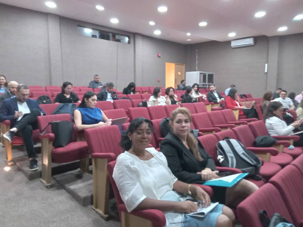 DSNORSA's tweet image. Participan en el Curso avanzado de Derecho Nuclear en México , las especialistas Jania Estela Cabrera de la AENTA y Grelia Walkyria López Alvarez de la DSN/ORSA, se informó de la entrada en vigor del DL 102/2025 "Sobre el uso de la energía nuclear y las radiaciones ionizantes".