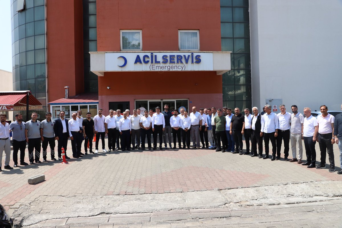 İl Başkanımız <a href="/yilmaz_seven/">Av. Yılmaz SEVEN</a> Milletvekilimiz <a href="/Korkutata_Zeki/">Zeki Korkutata</a> Genç İlçe Başkanımız <a href="/saitkolak/">Sait Kolak</a> ile birlikte 
C Grubu Hastane Statüsüne yükseltilen, doktor, personel, yeni cihazlarla hızla büyüyen Genç Devlet Hastanesi’ni ziyaret ederek yöneticilerden çalışmalar hakkında bilgi aldı.