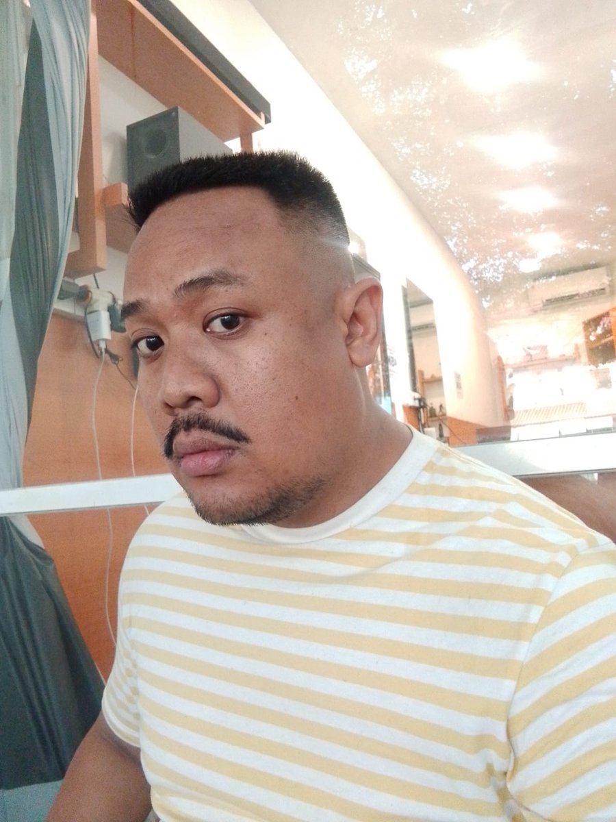 vavanjoe's tweet photo. dari dulu rambut selalu cepak gak berani model lain https://t.co/d3vuhKKs4P