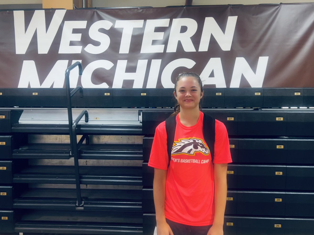 RyleighThrapp's tweet image. Thanks @CoachAchter @andrea_cecil15 @CoachTandez for such a fun camp experience. I’m so HAPPY to receive an OFFER to play at @WMU_WBB 🐴Looking forward to visiting again in the fall. @BryceMcKey @Legends_Bball 🟦🟨@bignutgirlshoop @UpNextTraining @Xcelsports775