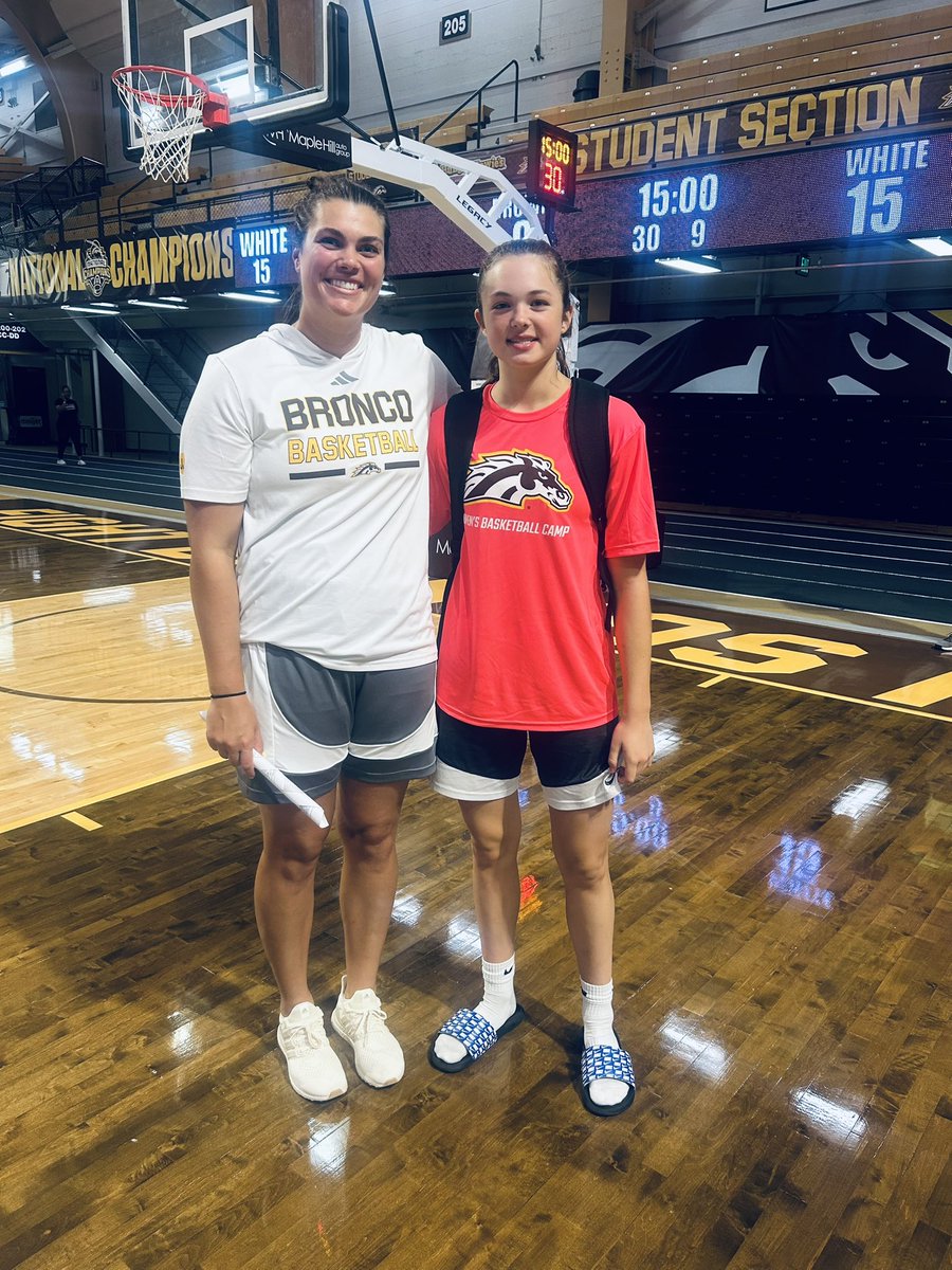 RyleighThrapp's tweet image. Thanks @CoachAchter @andrea_cecil15 @CoachTandez for such a fun camp experience. I’m so HAPPY to receive an OFFER to play at @WMU_WBB 🐴Looking forward to visiting again in the fall. @BryceMcKey @Legends_Bball 🟦🟨@bignutgirlshoop @UpNextTraining @Xcelsports775