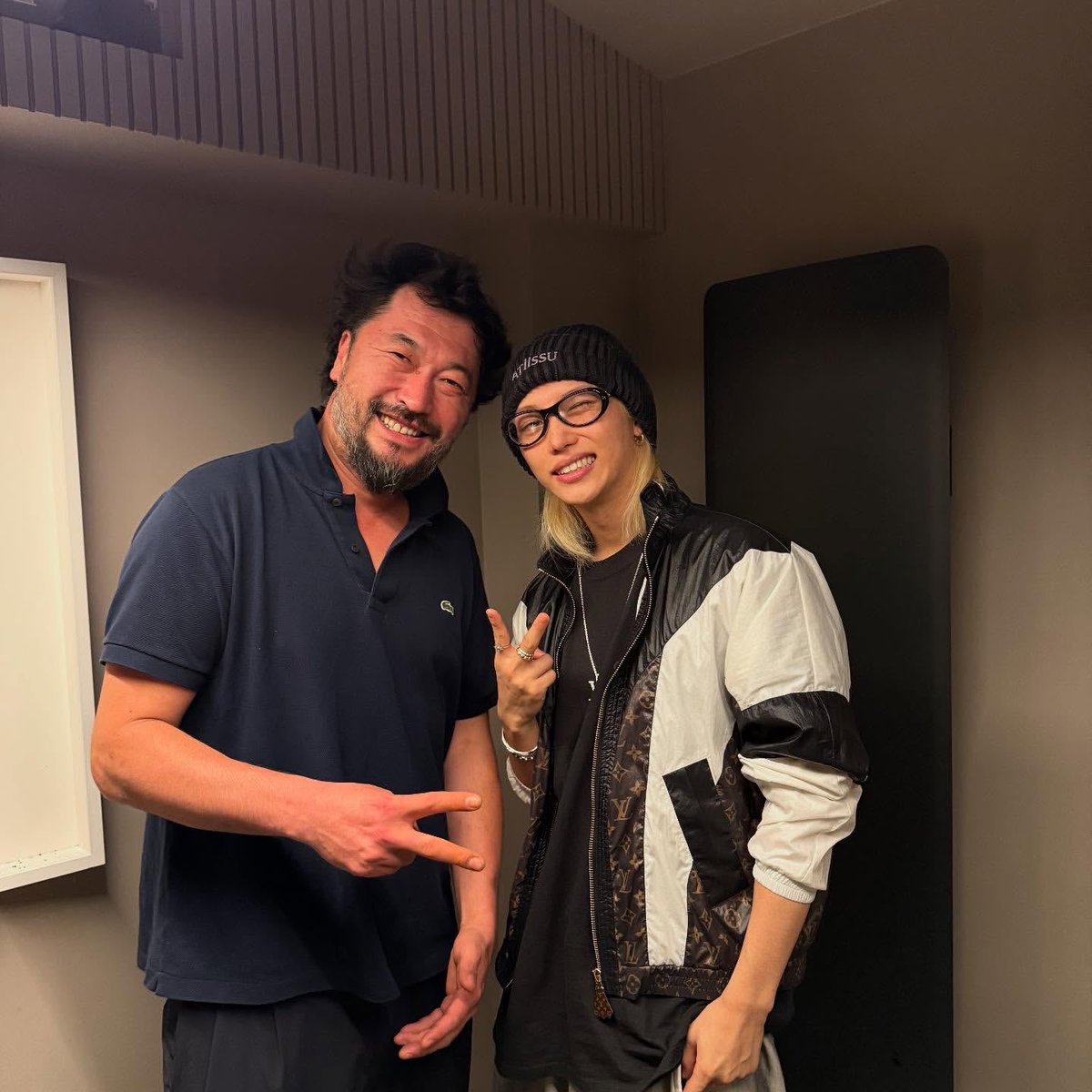 FELIXCharts's tweet image. 📸 Pierre Sang, famous chef & 2011 finalist in French TV show ‘Top Chef’, posted a photo with #FELIX in Paris on his IG:
“YUP”
