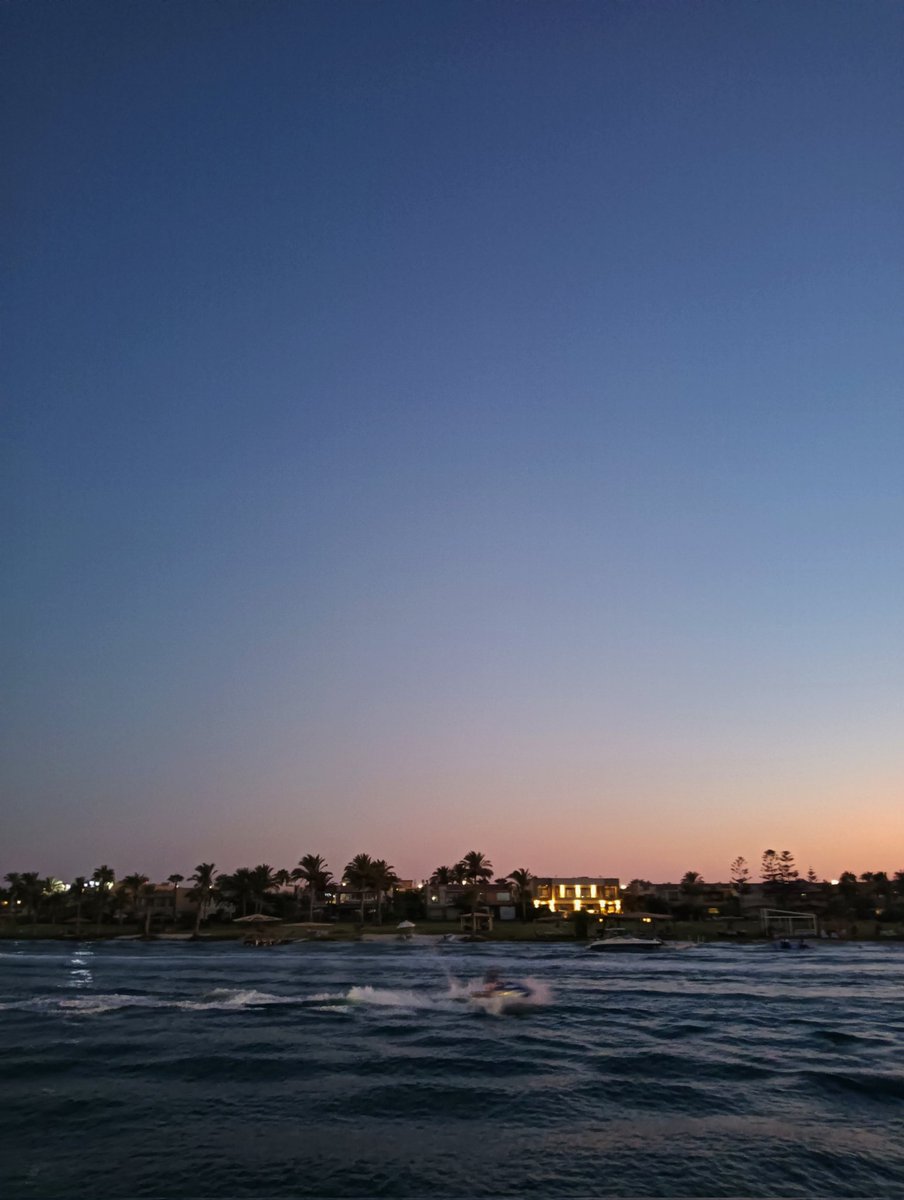 ROWANHEHE's tweet image. 🌊🌅