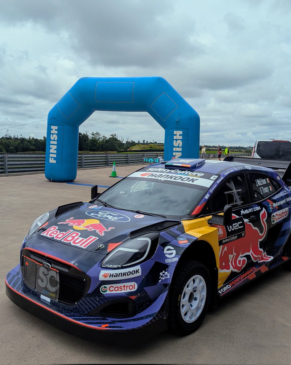 NotBadForHerAge's tweet image. Not your usual venue for a running race - a car test track! @MSportLtd ๐๐ปโโ๏ธ