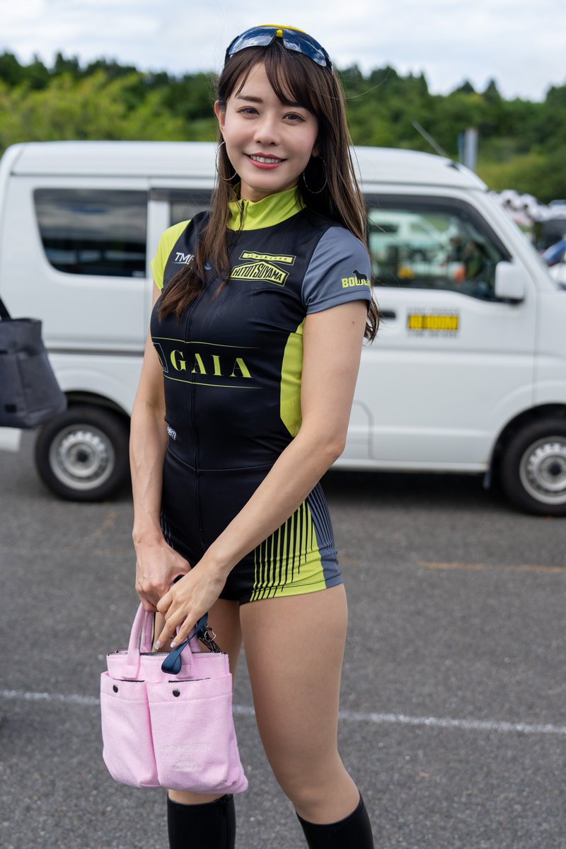S耐に自走で来た目的の1つが今朝達成できず
メガネ拭きをどこかに落とし
PITWALKでも推しメンさんに会えず
ステージもうまく撮れず
今日はサッパリだったと落ち込んでいた所
ステージ後の推しメンさんがこんな表情で対応してくれて
それだけで今日のマイナス面全て吹っ飛びました