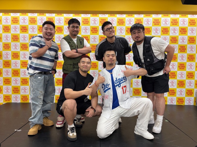 TOWER_Shinjuku's tweet image. 【#タワレコ新宿イベント】
#熊猫堂ProducePandas シングル『Jump! Step!』特典会 終了後にお写真いただきました🐼❤️
本日はたくさんの方にお集まりいただき、本当にありがとうございました!
また是非よろしくお願いします!