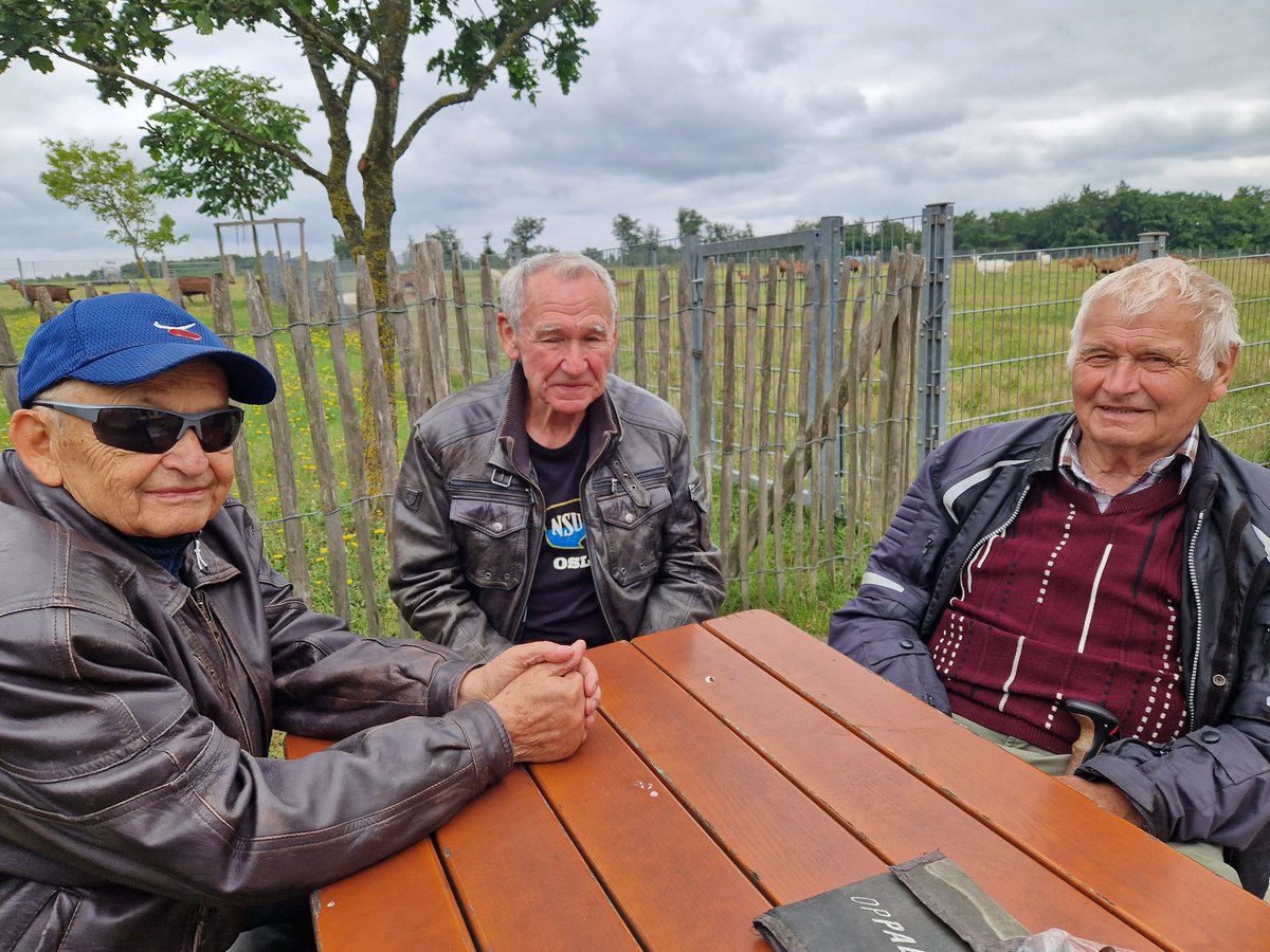 marcomout's tweet image. 247 Jaar supertechnische levenservaring: Bernd, Peter und Uwe. Ze bouwden hun eigen motoren. En daar rijden ze nog op. 'Jongeren durven geen fouten te maken. Wij maakten er duizenden en nog steeds!'
Binnenkort méér over deze Drie Musketeers op mijn LinkedIn account.
#technik