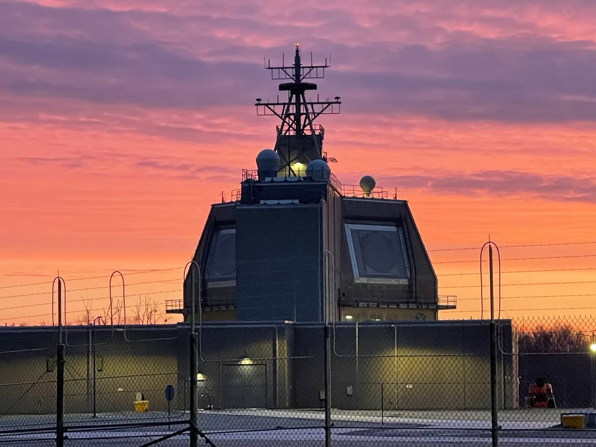 JFMcGowanIII's tweet image. Separated at birth?
The new under-construction Obama Presidential library and the Aegis Ashore ballistic missile defense system.
Defending the Midwest from enemy attack?
Thoughts?