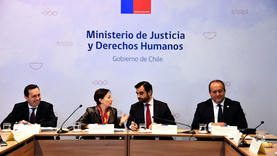 Cooperativa's tweet image. Caso sicario: Chile impulsa plan de acción reforzado contra el crimen organizado #Cooperativa90 tinyurl.com/2dlj5zde