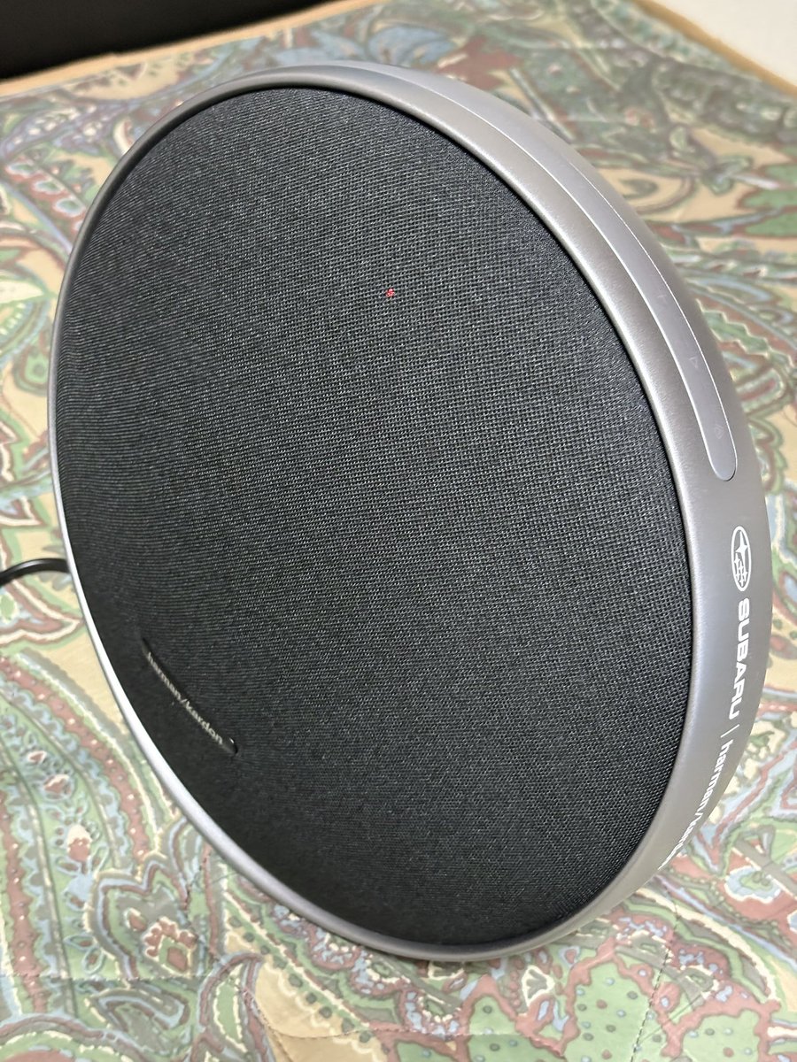 nanog_eb1994's tweet image. ペアリングした瞬間大音量で音楽流れて部屋が爆発したかと思った