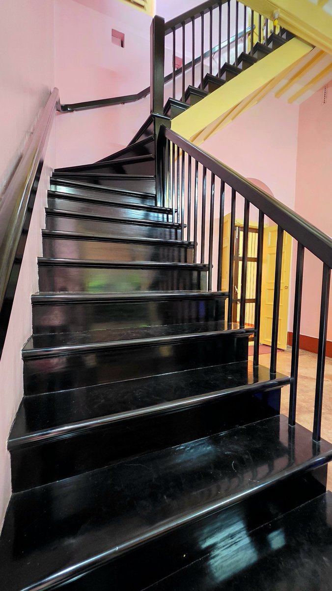 parthosarathi_b's tweet image. It’s #StaircaseSaturday! Every journey starts with a step — let’s see your favorite stairway views.