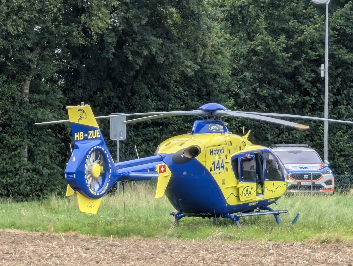 Rettungs-Heli in #Würenlos - hope nothing bad happened...