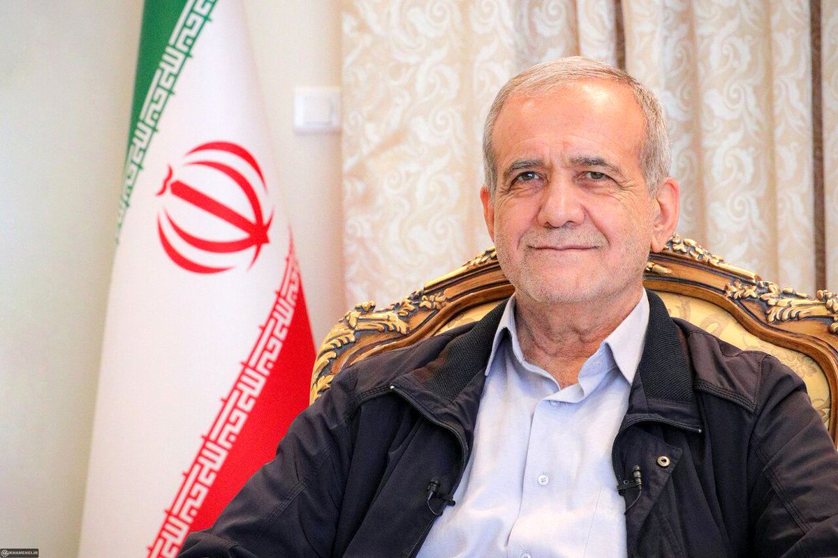 IRANinKabul's tweet image. دکتر پزشکیان رئیس جمهوری اسلامی ایران در نشست با مدیران وزارت امور خارجه: اولویت سیاست خارجی ما باید گسترش روابط با همسایگان باشد.
آماده سفر به افغانستان برای گشودن صفحهای جدید در تاریخ روابط فیمابین هستم.