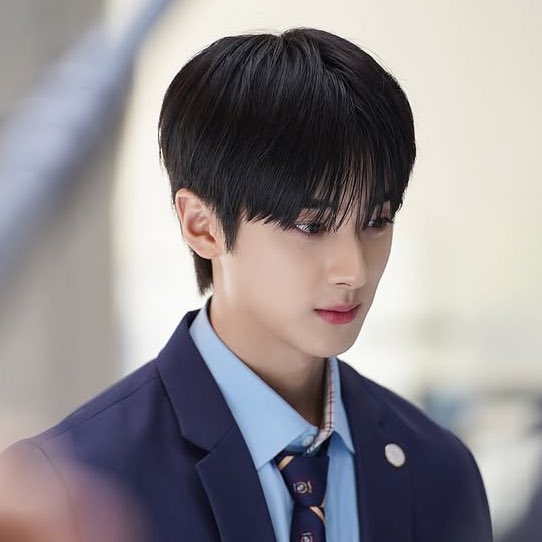 otherworldlyeri's tweet image. NOT CUTE, PLEASE DELETE
Jinwook starts uncovering the real story behind school council president Jenna’s “accident”—with help from her best friend Doeon.
a #yeri x #kimminkyu one-shot au ❤️🩹
#BITCHXRICH2 #청담국제고등학교2 #jenwook