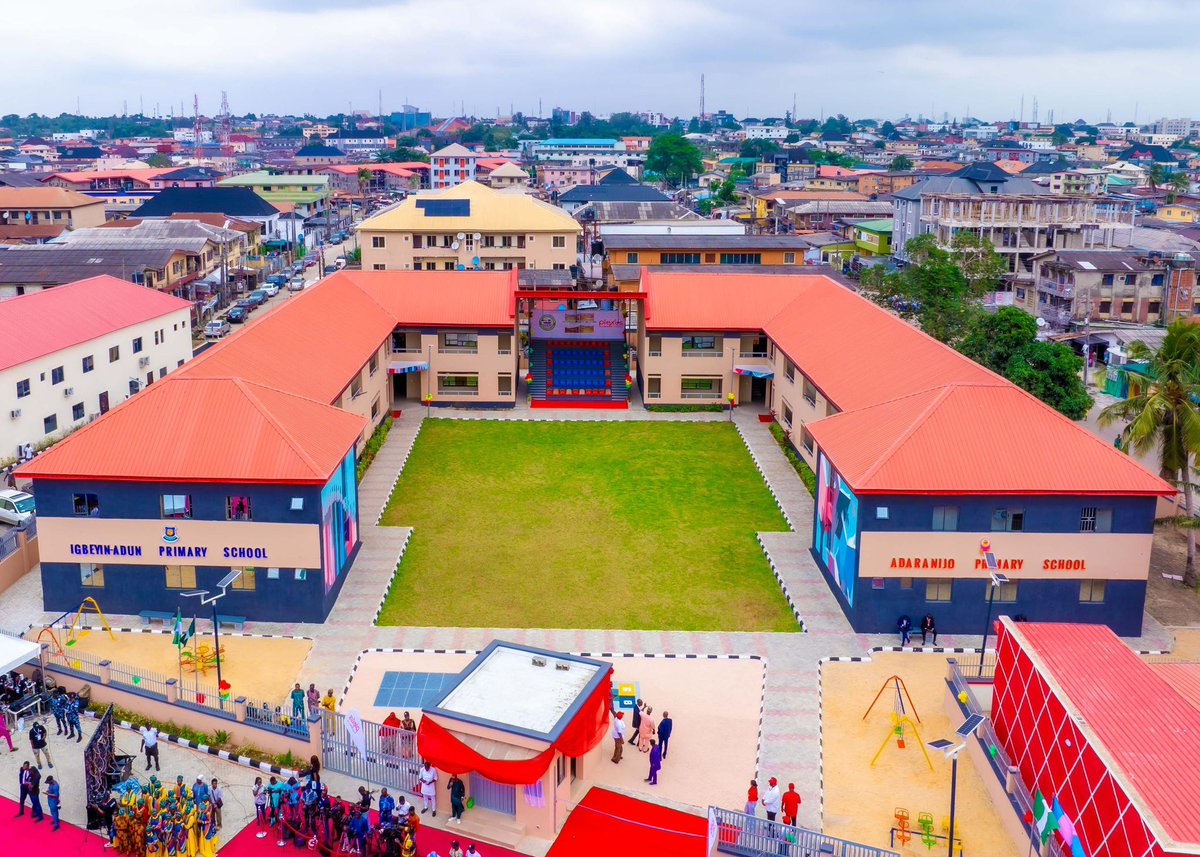 This is a public primary school in Lagos, Nigeria 🇳🇬, built by a local council chairman.