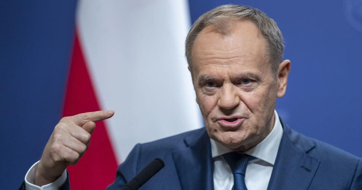 UkrReview's tweet photo. 🇵🇱🇪🇺 NATO has already warned Poland that Russia will be ready for war with the EU in 2027, — Polish PM Tusk. https://t.co/rFT6CXTJxH