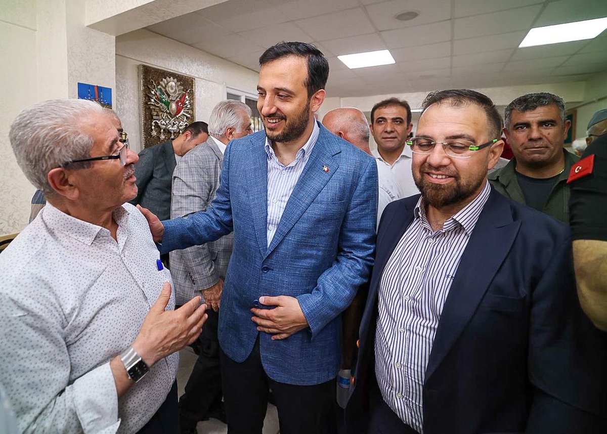 abdullahozdemir's tweet image. Küçükçekmece Bitlisliler Gençlik, Kültür ve Dayanışma Derneği’nin ev sahipliğinde, Milletvekillerimizle birlikte Doğu ve Güneydoğu Anadolu Bölgemizin Kanaat Önderleriyle bir araya geldik. Gönül coğrafyamızın mümtaz büyükleri, engin yürekli gençleri, feraset sahibi…