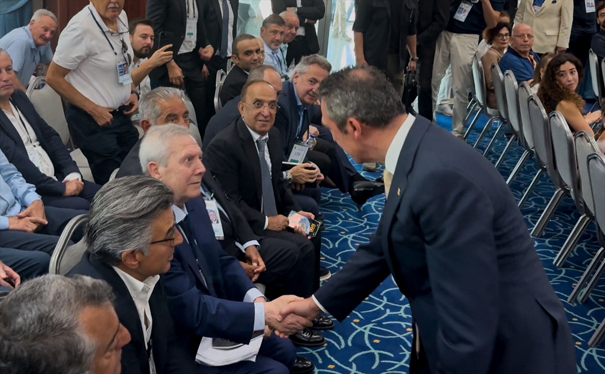 Aziz Yıldırım: "Ali Bey bana diyor ki, ‘Galatasaray’a karşı bir şey demedi.' Başkanlarına 'Sinek İkili' dedim ya! Daha ne diyeyim?"