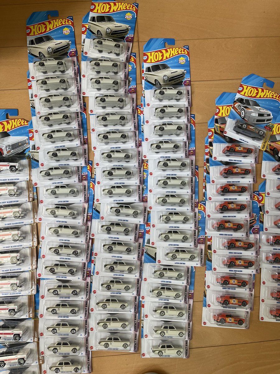 aceminicar's tweet photo. 明日熊谷ニットーモールで行われるミニカーフリマに出店します。
#ミニカーフリマ
 #熊谷
 #ホットウィール
 #ニットーモール https://t.co/R4UGW3wmXS