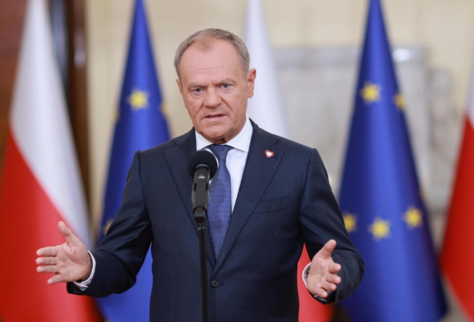 Brightmind24_7's tweet image. 🇵🇱 Poland has created a new ministry to combat illegal migration. 

Former Interior Minister Tomasz Siemoniak appointed to lead it.

PM Tusk says the move is part of a broader push to strengthen border security amid rising threats from the east and daily attempts to cross the…