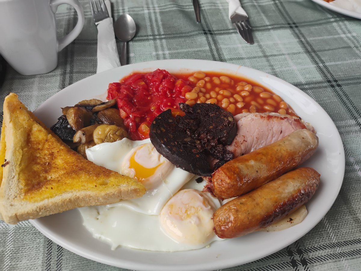 alexbcann's tweet image. A small breakfast earlier! Castle Café in #Withernsea. Shabba.