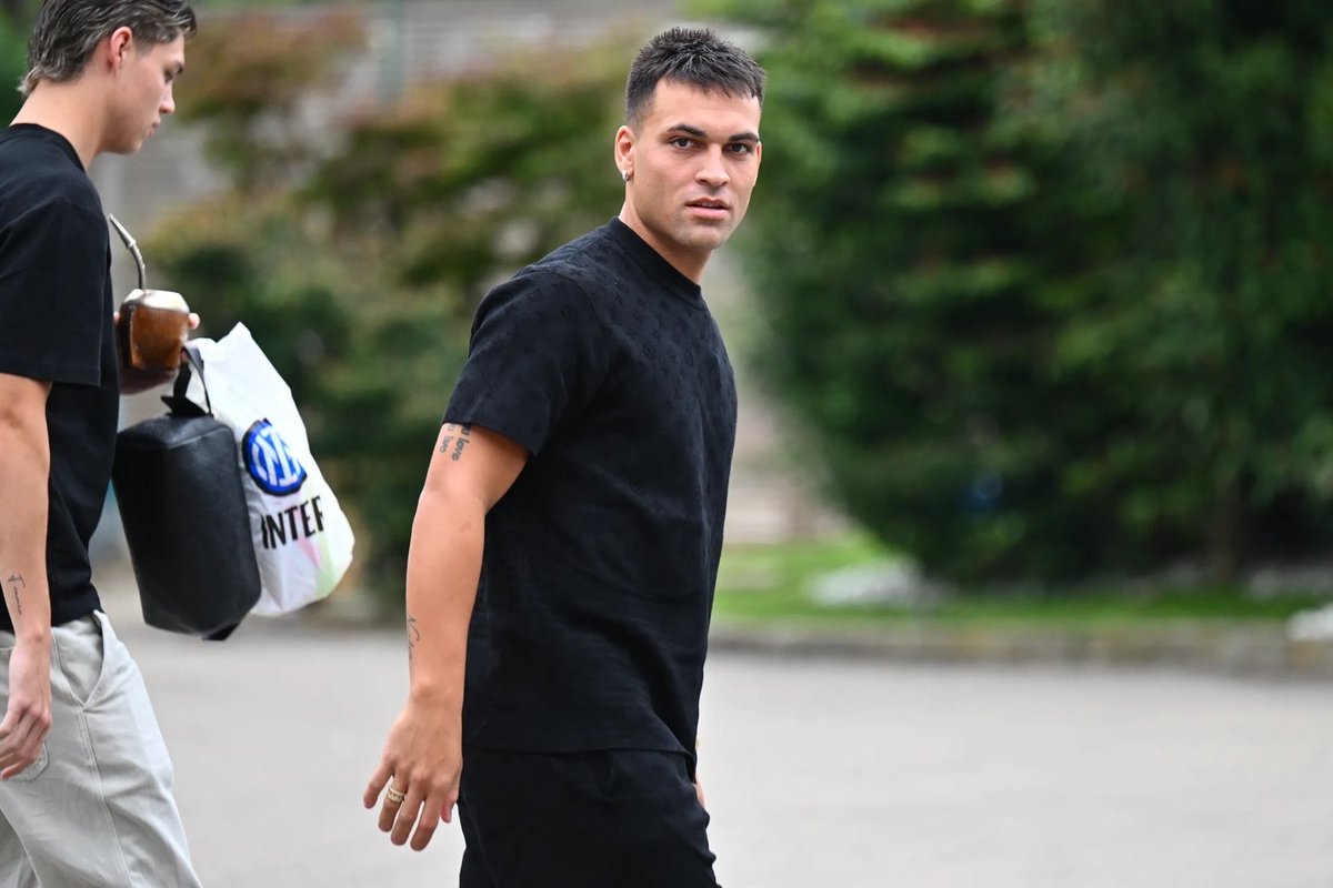 InterMilanFRA's tweet image. C’est la reprise ⚫️🔵