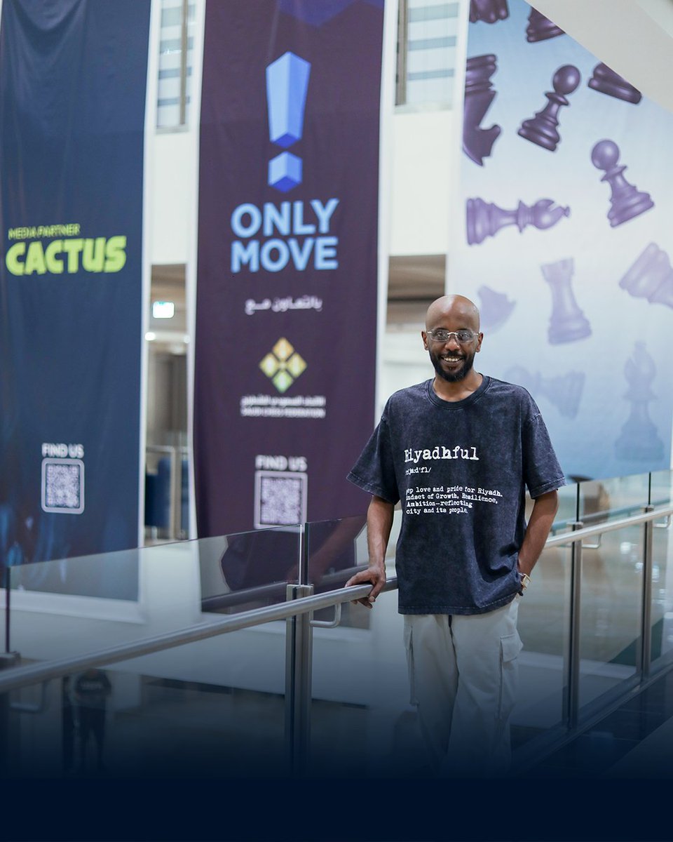 OnlyMoveChess's tweet image. A special guest joined us at the Only Move 2nd Tournament —
We were proud to have Mississippi with us 💙
When passion for art met passion for chess… Magic happened
