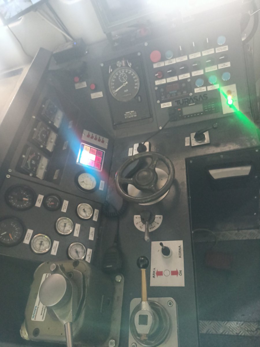 Kokpit budur gerisi oyuncakdır :)