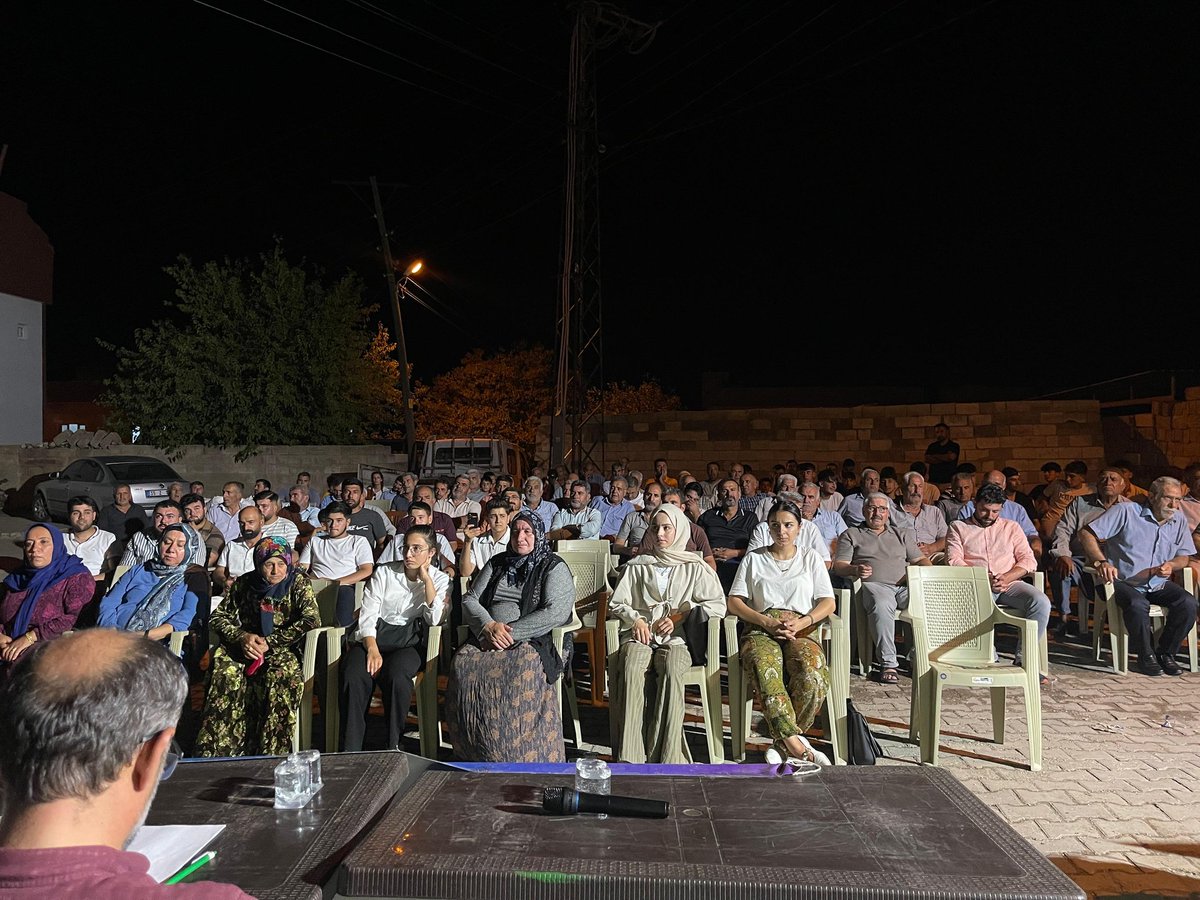 demurfail63's tweet image. Bozova ilçesine bağlı Dîna (Deliler) Köyü’nde halk toplantısı gerçekleştirdik.
Köy halkıyla bir araya gelerek talepleri ve çözüm önerilerini konuştuk. Demokratik katılımın ve ortak yaşamın önemini vurguladığımız buluşmada, halkımızın sesine kulak verdik; karşılıklı dayanışma ve…