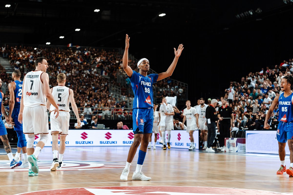 FRABasketball's tweet image. Bon anniversaire Bilal Coulibaly ! 💙
La jeune pépite des Bleus, qui vient de débuter la préparation à l'@EuroBasket, fête aujourd'hui ses 21 ans 🎂
#TeamFranceBasket | #PassionnémentBleu