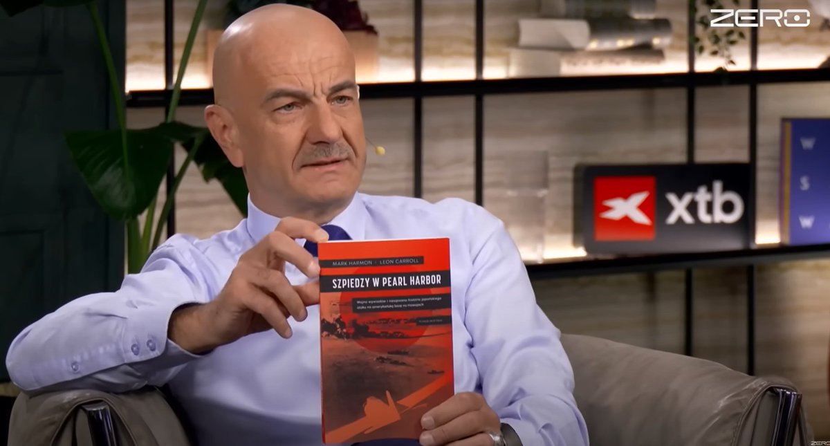 Przeswity's tweet image. W najnowszym odcinku @GroundZeroPL Panowie gen. Rajmund Andrzejczak i @SlawomirDebski - polecali książki, które warto przeczytać.
Na 14 wyróżnionych tytułów, aż 4 z nich zostały wdane pod marką Prześwitów:
"Zagubiony hegemon"
mtbiznes.pl/przeswity/wyda…
"Szpiedzy w Peral Harbor"…