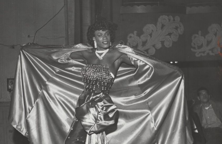 Dress Code: Drag
In the Johnson Publishing Company Archive, you’ll find photographs of 1950s drag performers striking a pose at grand balls

getty.edu/news/drag-ball…?

By Alex Jones