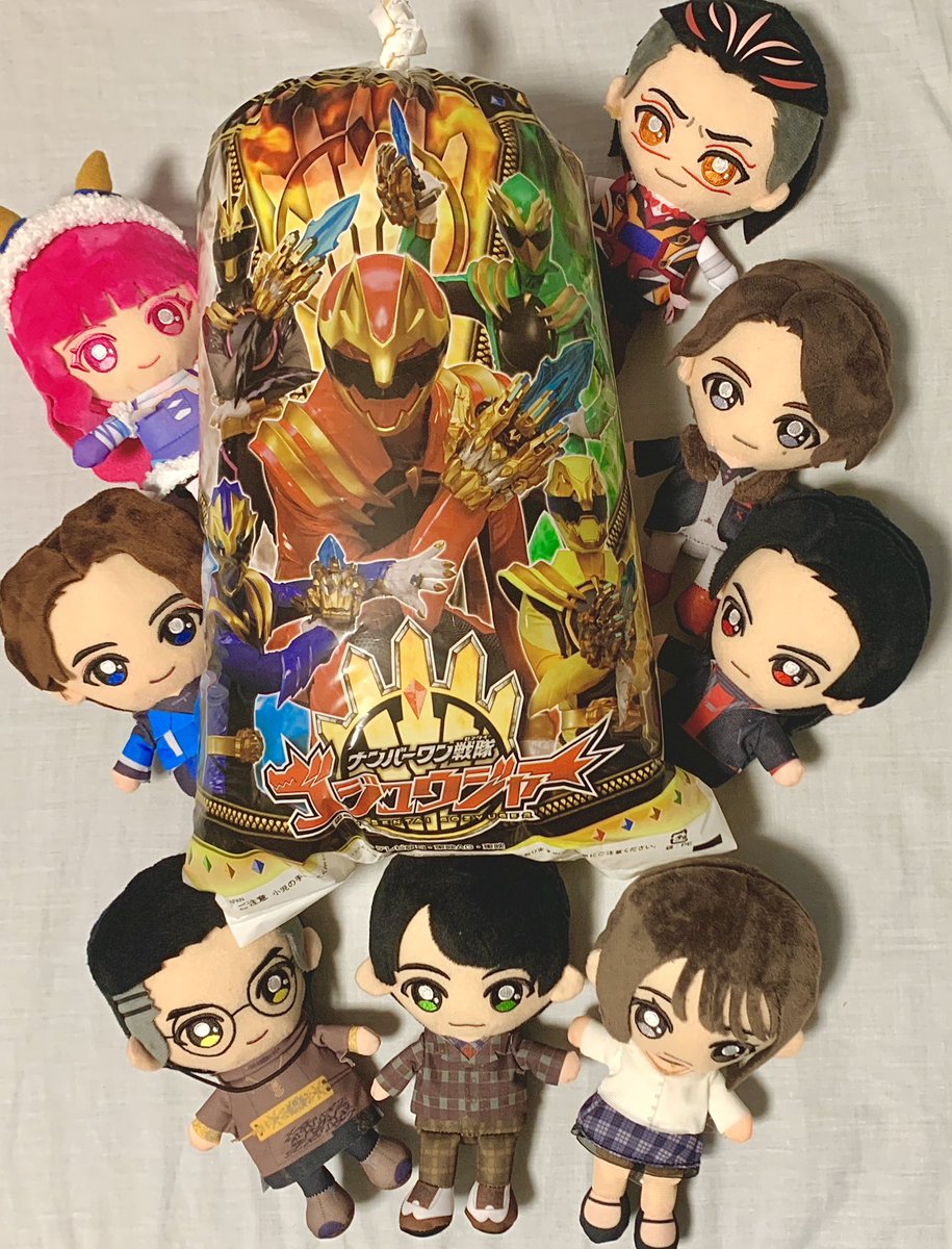 mrs2ji's tweet image. 兄(これはうちの実の兄のことです)がお祭り行くと言ったので「ゴジュウジャーのわたあめ買ってきてほし〜っ!!」と頼んだところ1時間並んで(?!)買ってきてくれた〜ッッ!!!
ごめんありがとうまさかそんな並ぶとは思わなくて…ゴジュウジャーのわたあめ嬉しいです!!!!