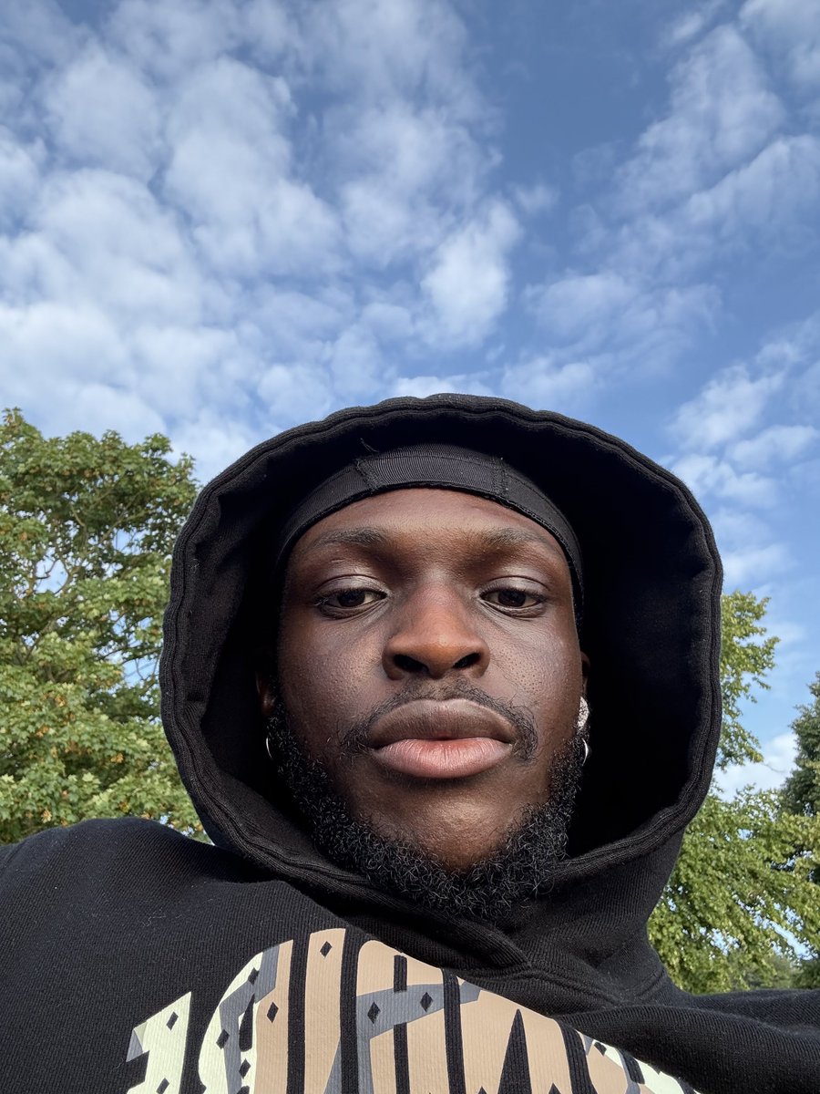 davidayo_'s tweet image. ☝🏾