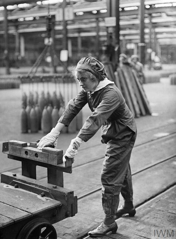 AndrewRawson11's tweet image. Most towns and cities opened National Shell Factories in existing buildings. They were set up to make small calibre shells for field guns using spare lathes. They employed around 80 per cent women because the parts were small and light. The men were the mechanics and overseers.