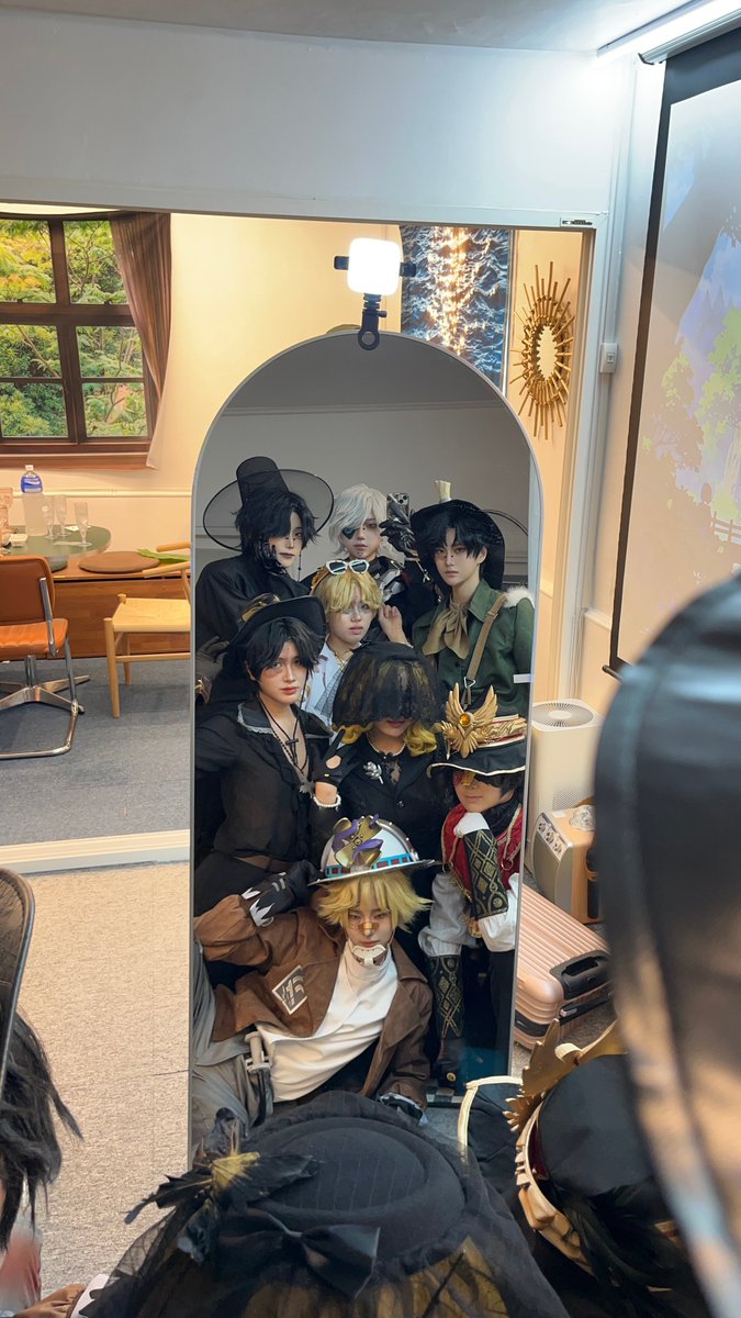 RONEN_COS's tweet image. 저의 사심 가득 🎂 파티룸에 와주신 노튼 여러분들 감사합니다 .. 💝